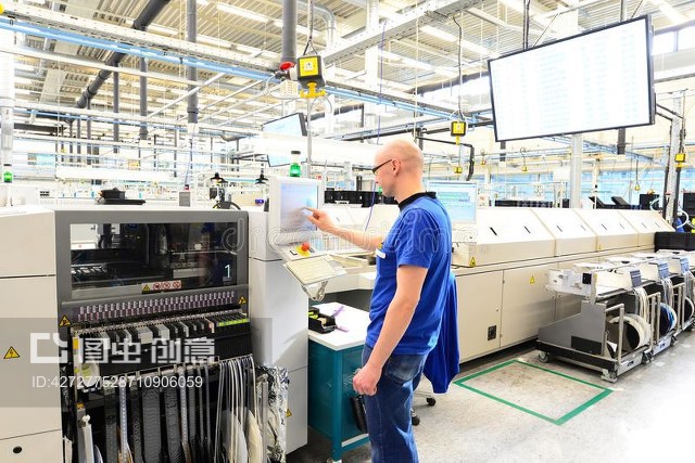 高科技工厂微电子产品的生产与组装Production and assembly of microelectronics in a hi-tech factory